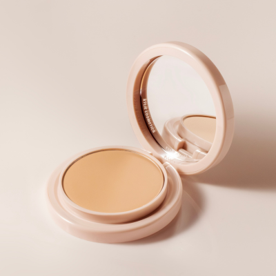 KYLIE JENNER INTRODUCES KYLIE COSMETICS’ NEW NATURAL BLUR POWDER FOUNDATION-beautifuljobs