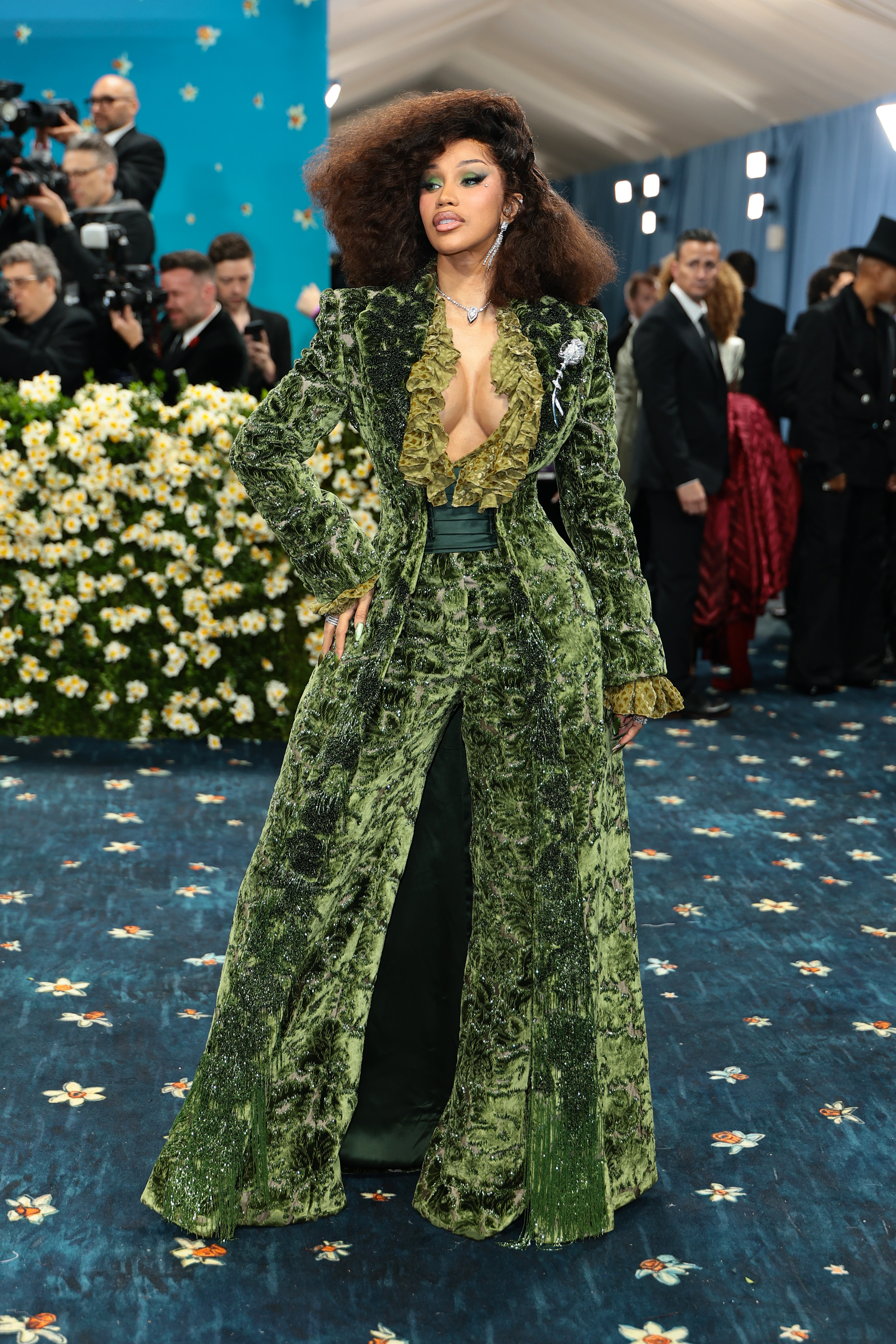 CARDI B ATTENDED THE 2025 MET GALA WEARING KIKO MILANO MAKEUP-beautifuljobs