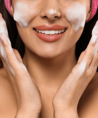 NEW Magnetic[+] Afterglow Cleanser Acts Like a Magnet to Help Skin Retain Moisture-beautifulljobs